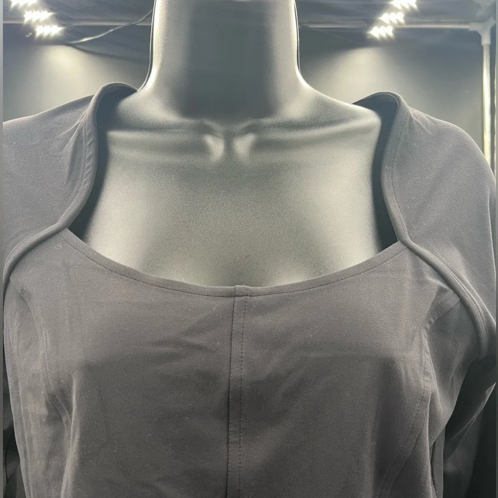 All in Motion Womens Everyday Soft LS‎ Crop Tee Black Sweetheart Neck M NWT